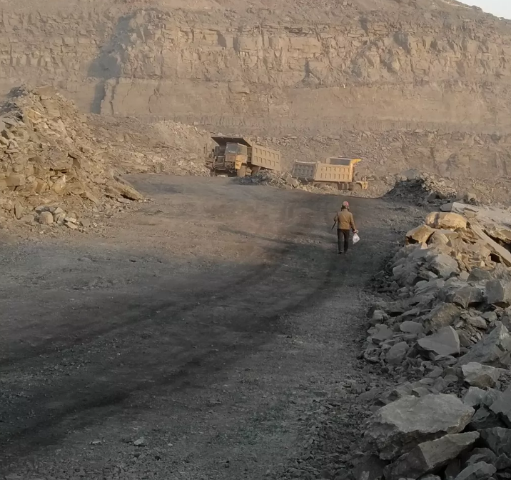 礦區(qū)現(xiàn)場 礦區(qū)現(xiàn)場